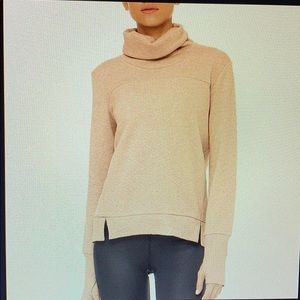 NWT Alo Yoga Haze Long Sleeve top- Nectar Heather